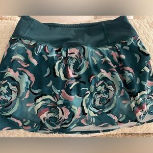 Athleta Green and Floral Pattern Skort